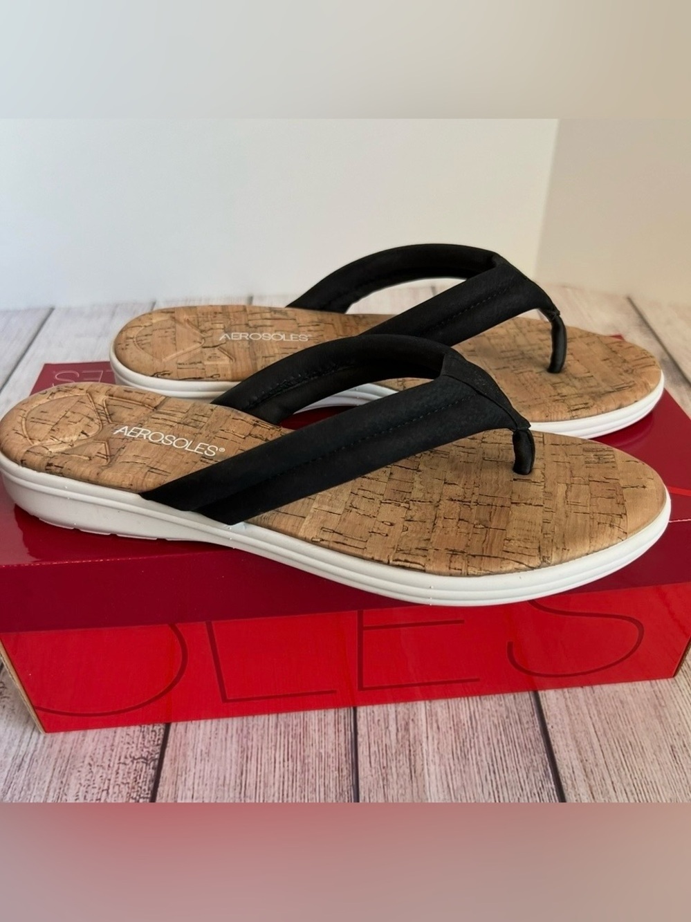 AEROSOLES Great Lakes Black Flip Flop Sandals 8